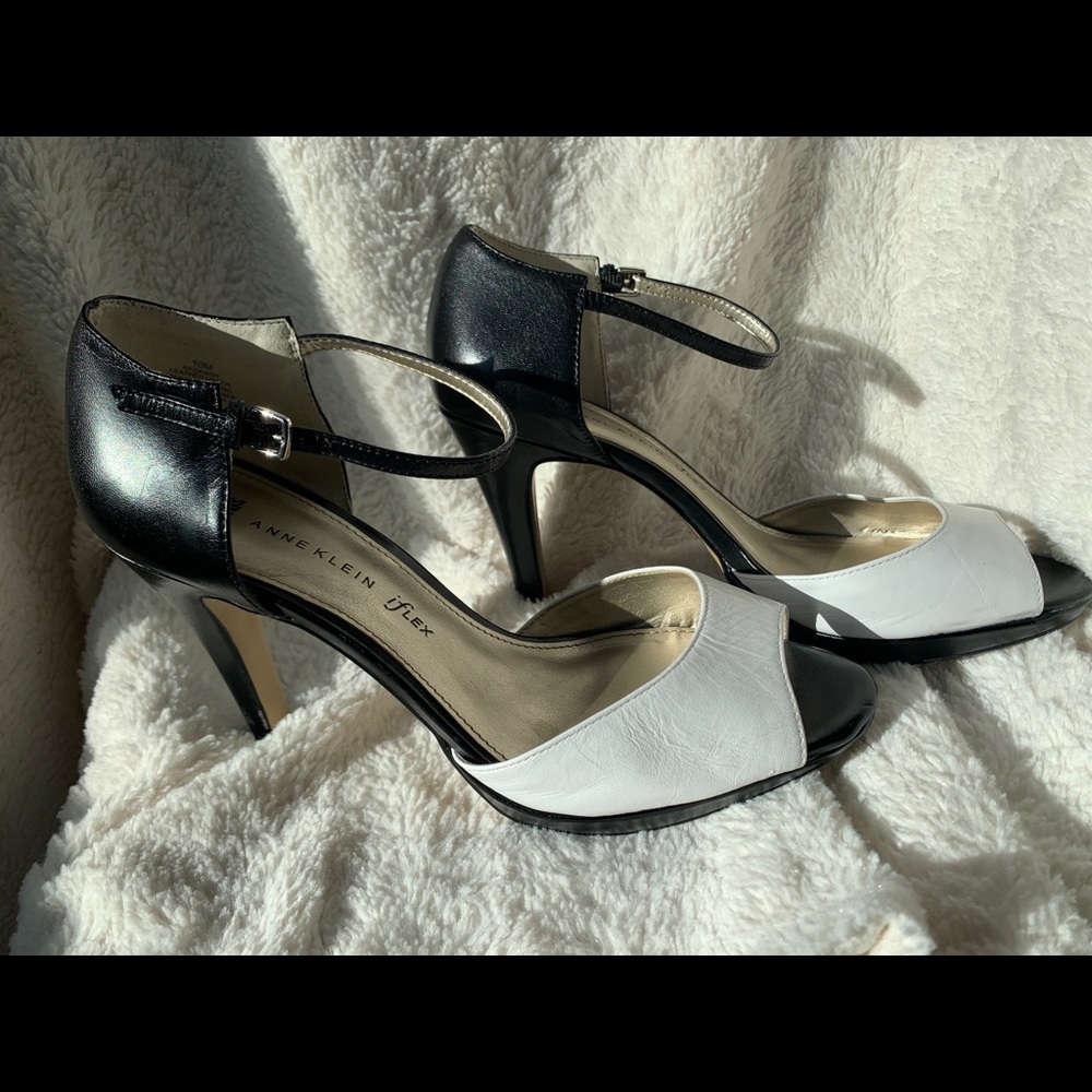 Ann Klein Black and White Heels